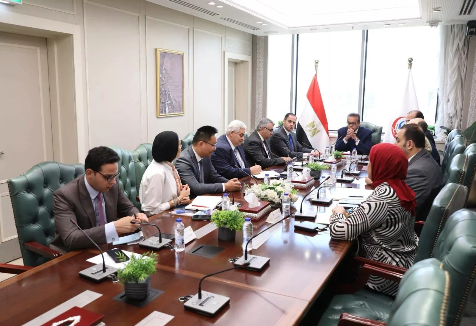 وزير الصحة يستقبل وفد شركة هواوي