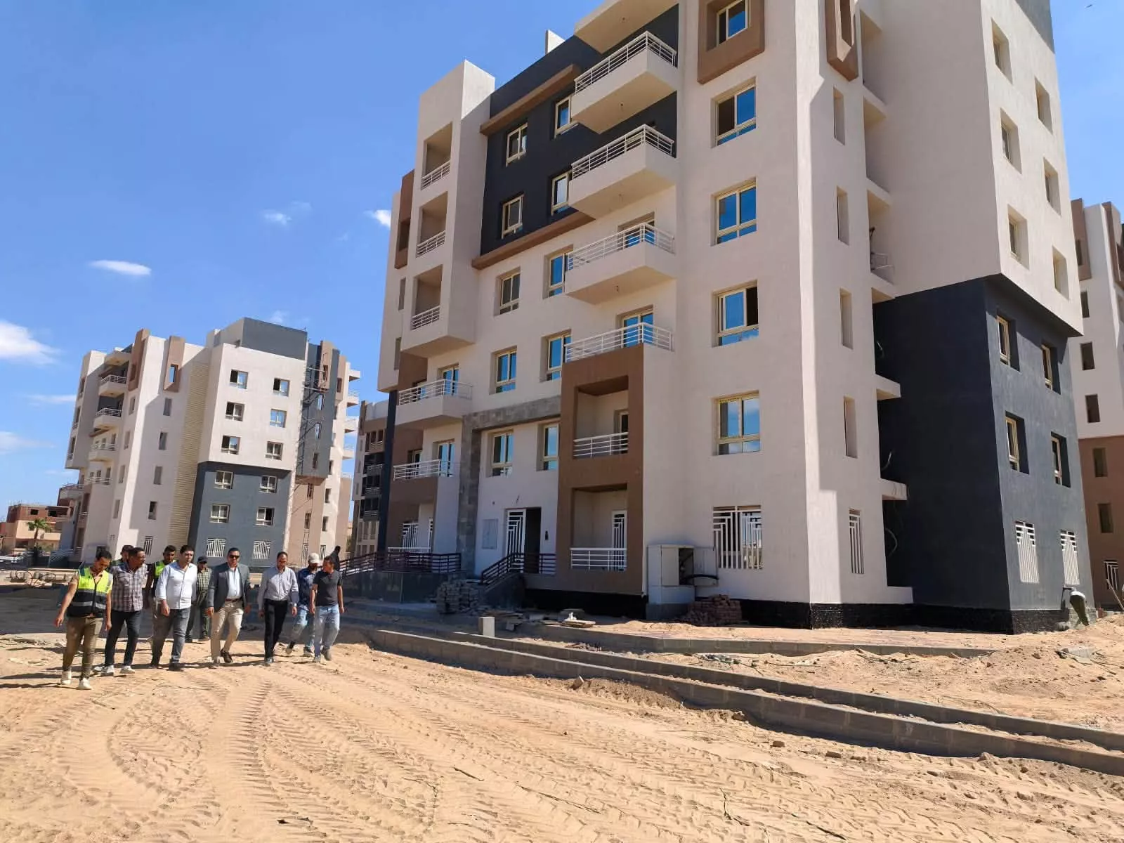 وزيرة الإسكان تتابع موقف تنفيذ المشروعات وملفات العمل بمدينة السادات