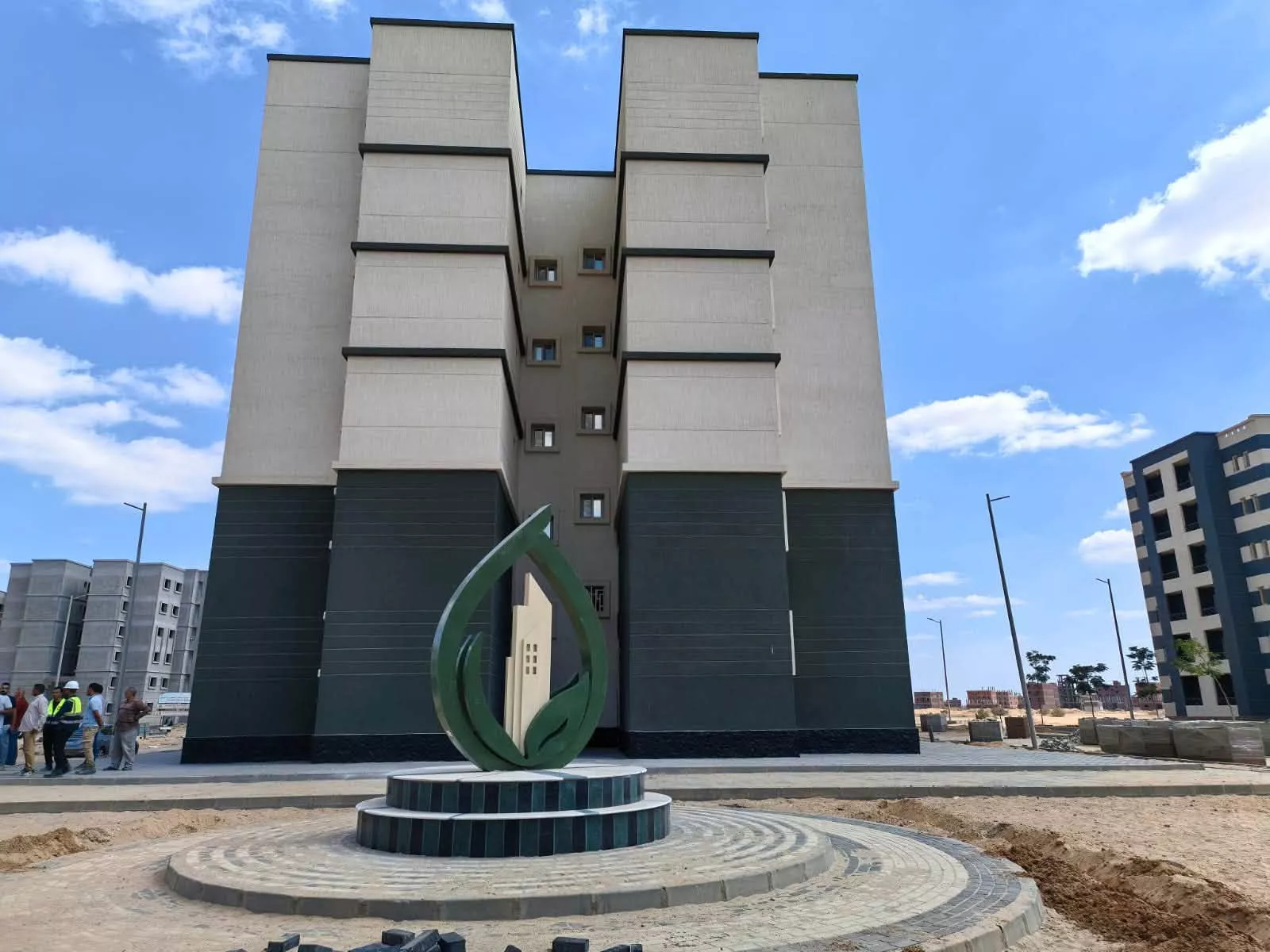 وزيرة الإسكان تتابع موقف تنفيذ المشروعات وملفات العمل بمدينة السادات