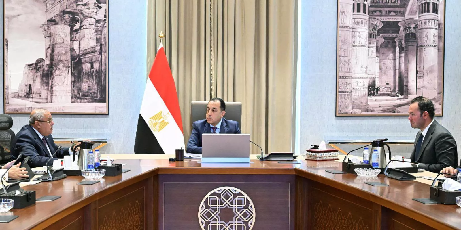 الدكتور مصطفى مدبولي يجتمع مع مساعد أول رئيس مجلس الوزراء