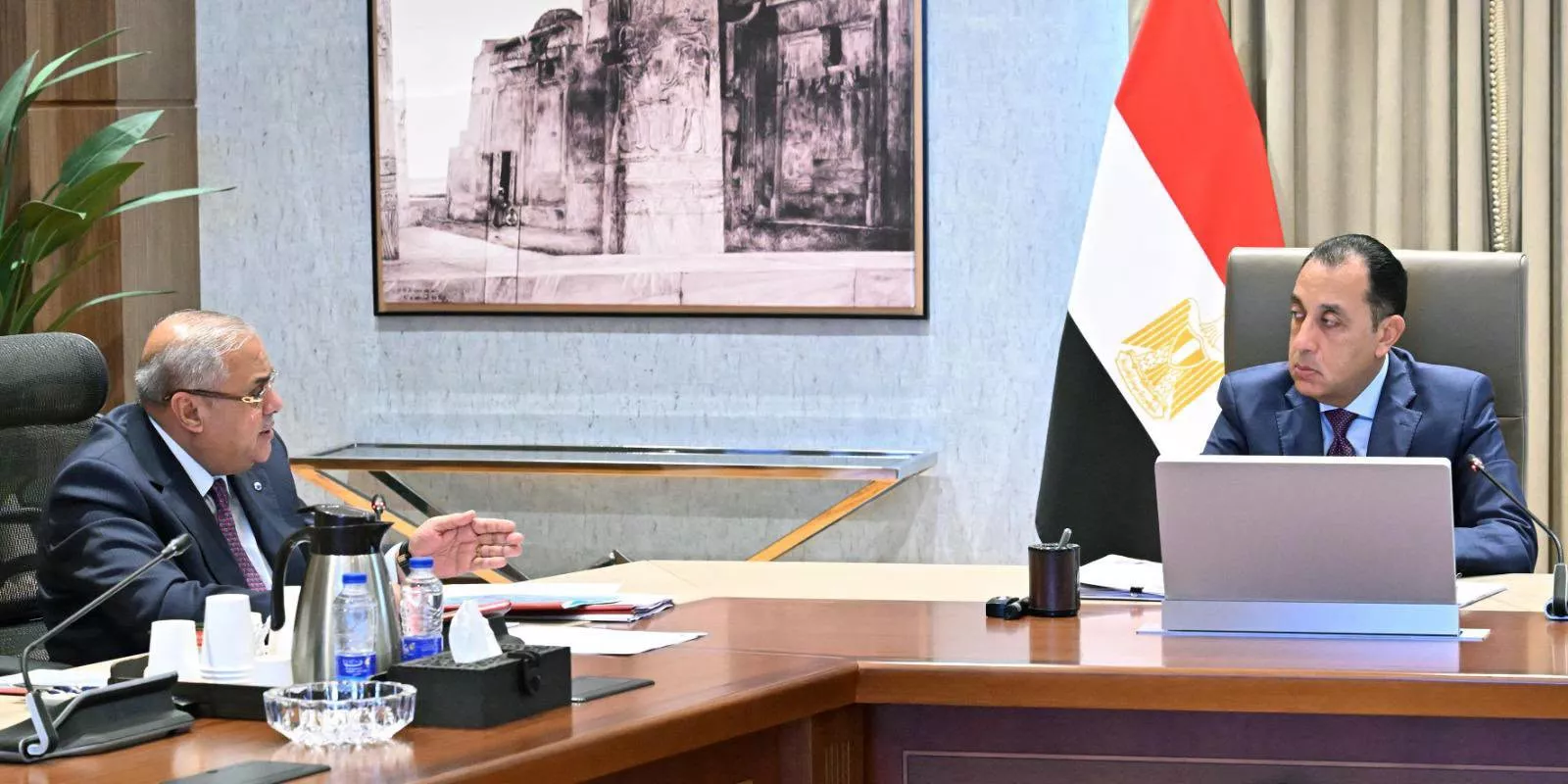 الدكتور مصطفى مدبولي يجتمع مع مساعد أول رئيس مجلس الوزراء