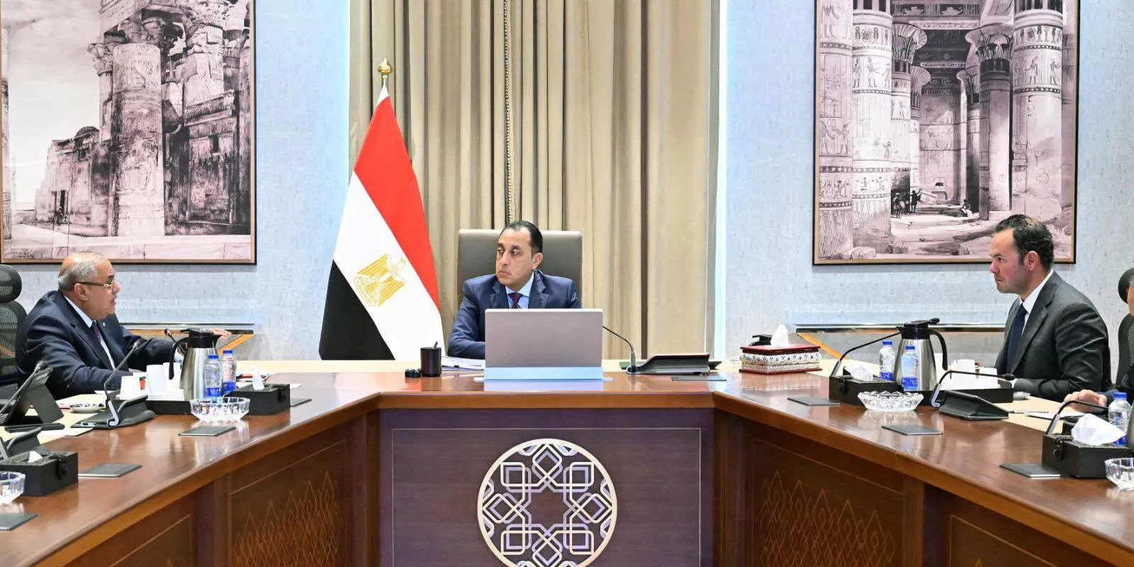 الدكتور مصطفى مدبولي يجتمع مع مساعد أول رئيس مجلس الوزراء