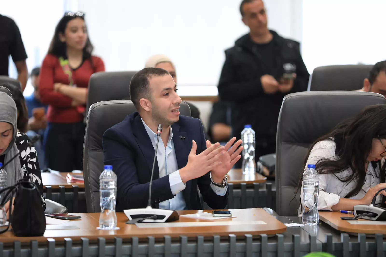 الحكومة تبدأ تنفيذ التكليف الرئاسي بتحسين أجور المعلمين