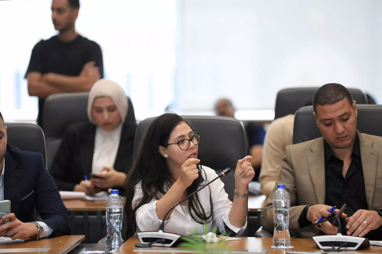 الحكومة تبدأ تنفيذ التكليف الرئاسي بتحسين أجور المعلمين