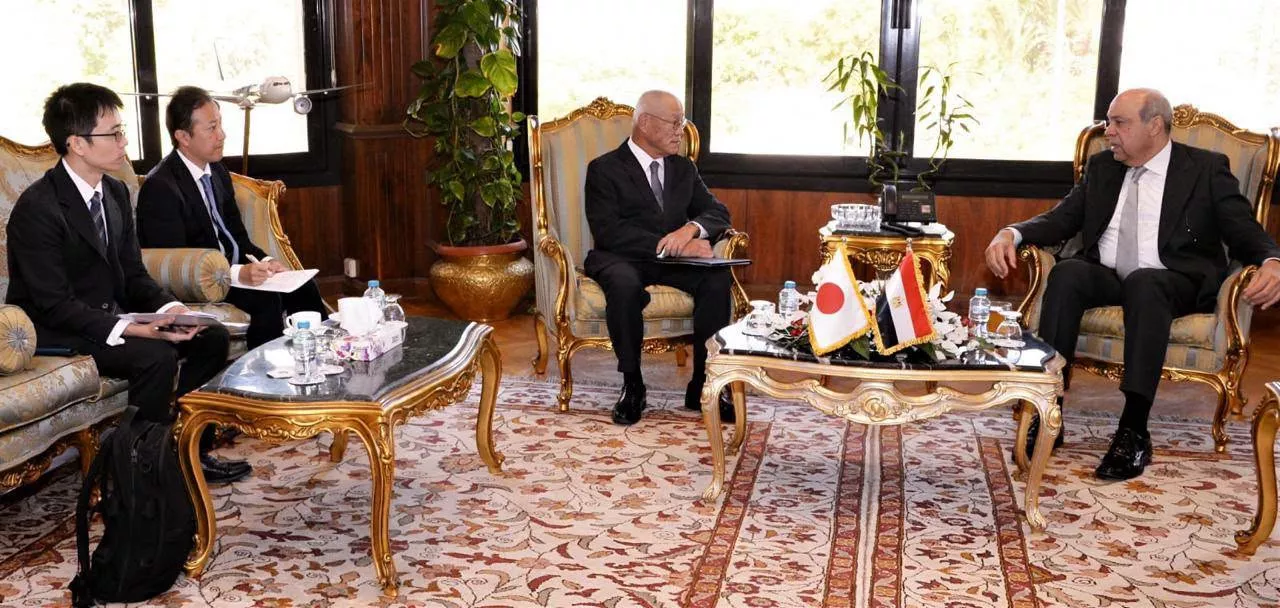 وزير الطيران المدني يجتمع مع سفير اليابان