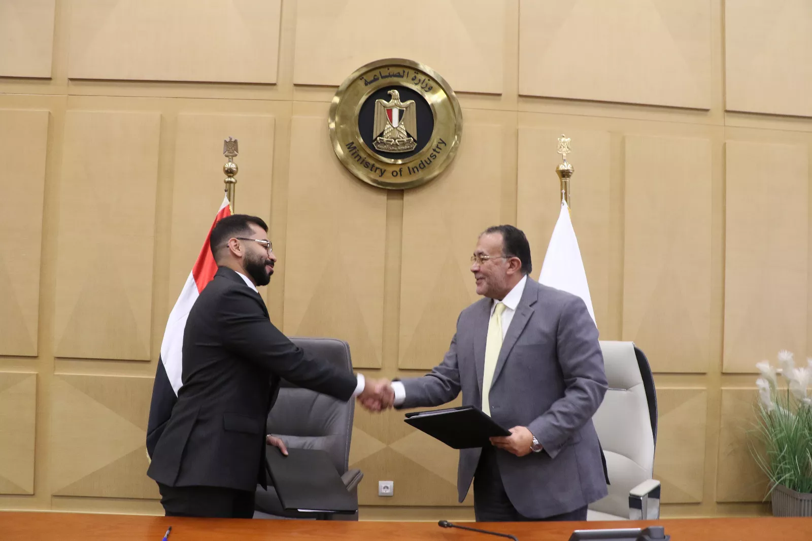 مركز تحديث الصناعة يوقع بروتوكول تعاون مع شركة بلاك سميث