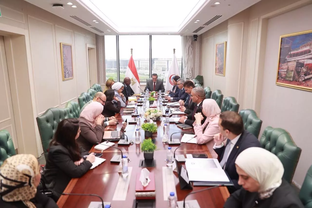 وزير الصحة مع بعثة بنك التنمية الأفريقي 
