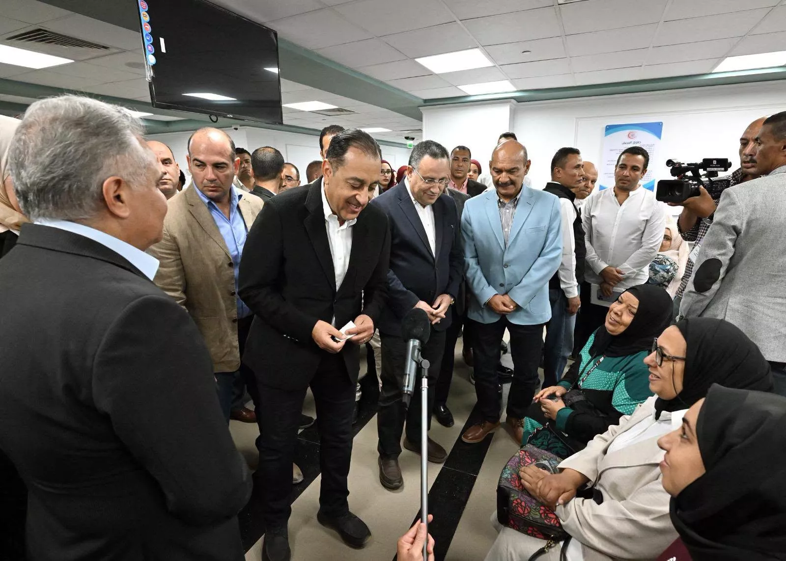 رئيس الوزراء يفتتح المرحلة الأولى من مستشفى السويس الجامعي
