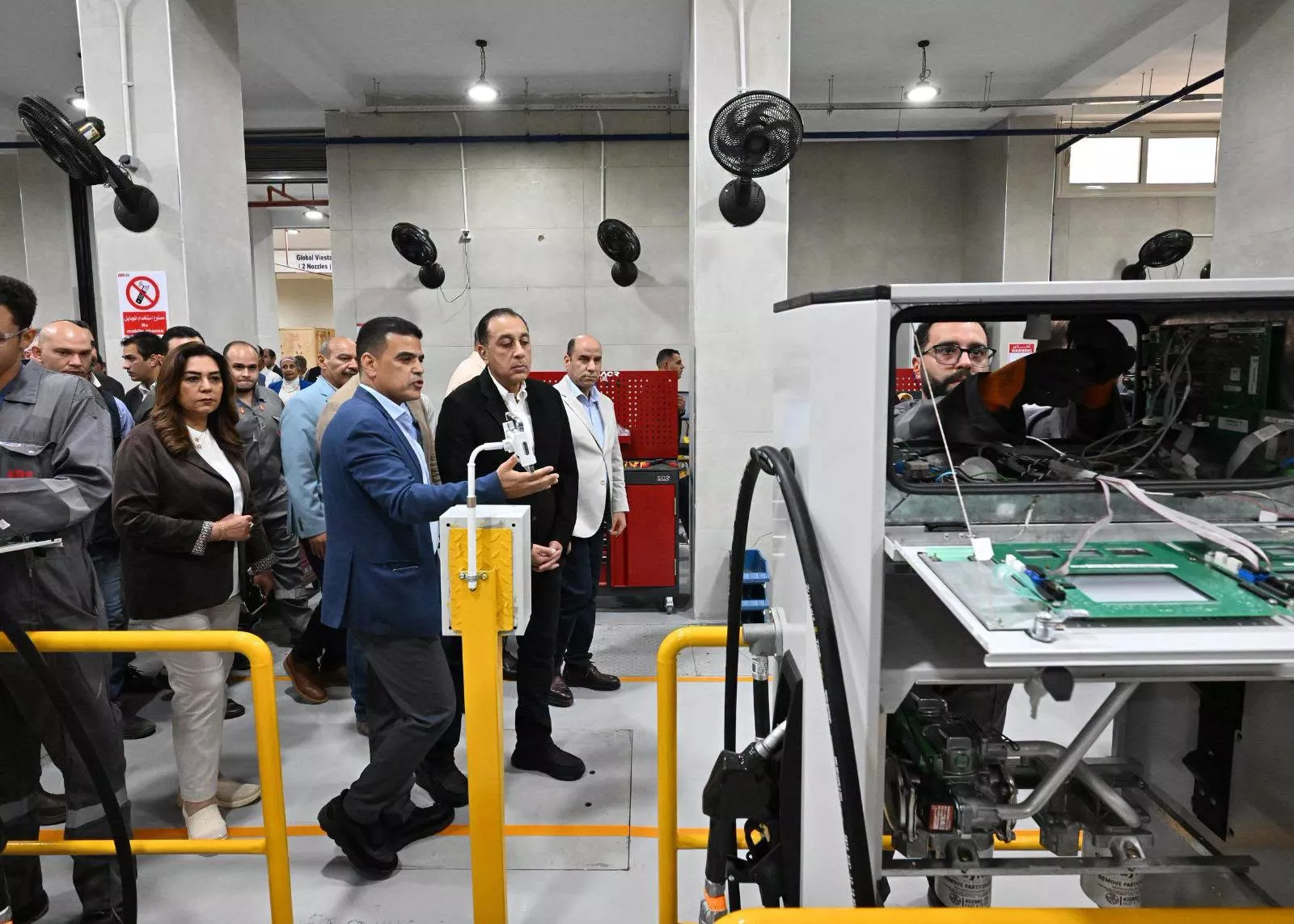 رئيس الوزراء يفتتح مصنع إنتاج وتجميع الطلمبات الرقمية