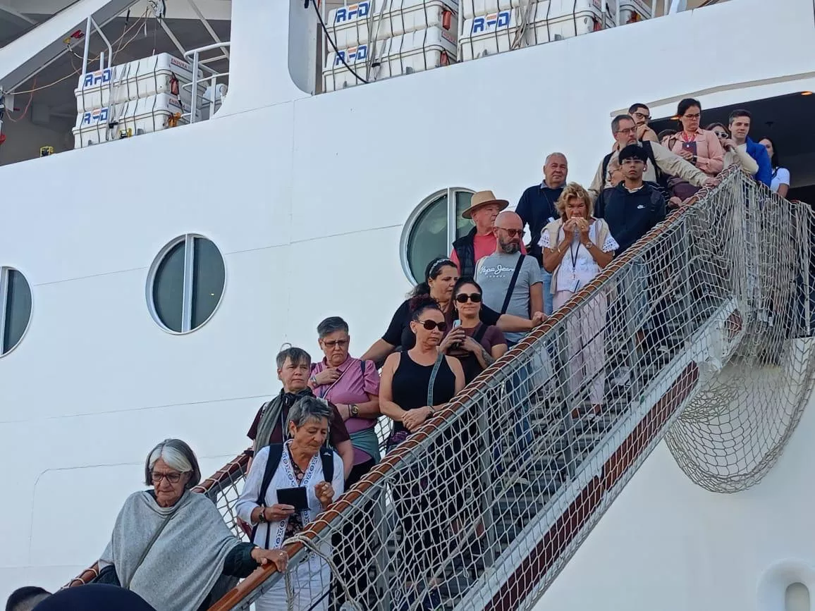 ميناء غرب بورسعيد يستقبل السفينة السياحية MSC LIRICA على متنها 2420 فردًا