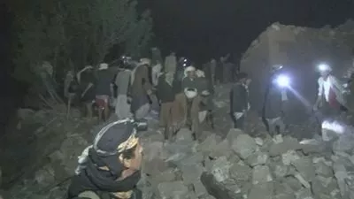 بالفيديو.. مقتل 9 أشخاص في القصف السعودي الأخير على اليمن
