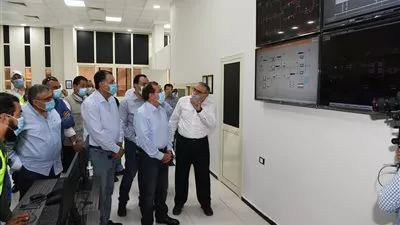 «الملا» يتفقد خط «السخنة – التبين» الجديد لنقل المنتجات البترولية