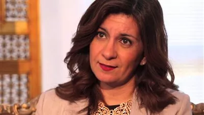 نبيلة مكرم تصل القاهرة بعد زيارة ترويجية للشهادات الدولارية بالإمارات