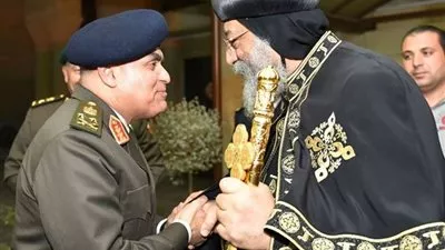 وزير الدفاع ورئيس الأركان يقدمان التهنئة للبابا تواضروس بعيد الميلاد