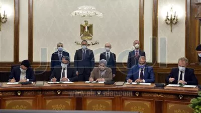 توقيع اتفاقيتين لتوليد الكهرباء من الرياح بقدرة 500 ميجاوات فى خليج السويس