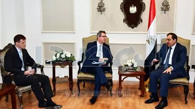 وزير البترول يستعرض الفرص الاستثمارية أمام وفد بريطانى 