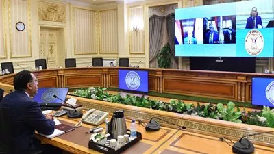 «مدبولى»: تنفيذ مشروعات سكنية على غرار «الأسمرات» بعواصم المحافظات