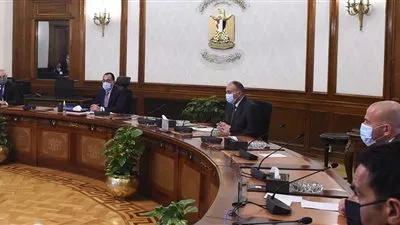 «مدبولي» يستعرض مقترحًا لتطوير المنطقة الغربية بمدينة العلمين الجديدة