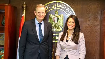 وزيرة التعاون الدولي تلتقي نائب رئيس البنك الآسيوي للاستثمار في البنية التحتية