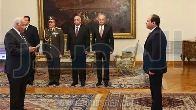 10 وزراء جدد يؤدون اليمين الدستورية أمام 