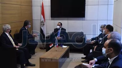 مدبولي يبحث تعزيز التعاون مع مدير بنك «كريدي أجريكول»