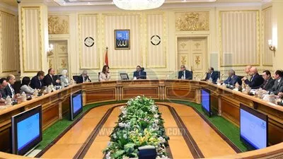 رئيس الوزراء يوجه بزيادة المبالغ المخصصة للتغذية المدرسية
