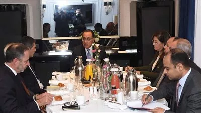 رئيس الوزراء يتطلع للتعاون مع مجموعة CMA CGM لتطوير ميناء العين السخنة