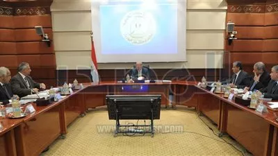 رئيس الوزراء يوجه المحافظين بتفعيل الرقابة على الأسواق