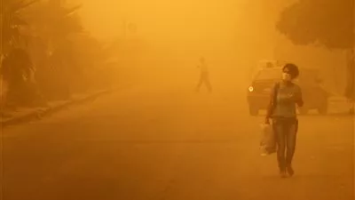 عاصفة ترابية تضرب الاسكندرية واستمرار حركة الملاحة البحرية