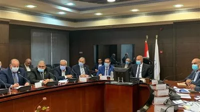 «الوزير»: خطة زمنية لنقل المرافق المتعارضة مع تطوير الطريق الدائرى