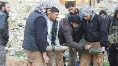 بالفيديو.. إنقاذ فتاة بعد قصف بالقذائف الصاروخية على 