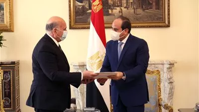 السيسى: مصر داعمة لكل ما من شأنه أن يحقق مصالح العراق وشعبه