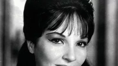 بالفيديو..أكاديمية الفنون تمنح الفنانة 