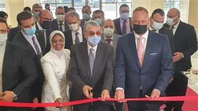 وزير الكهرباء يقص شريط «إينرجي إيجيبت» بمشاركة 60 شركة عالمية