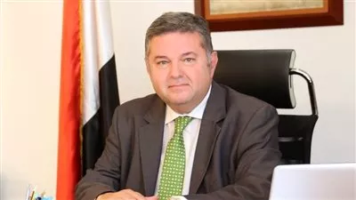 وزير قطاع الأعمال يتابع مع «Technip» الإيطالية تطوير «الدلتا للأسمدة»