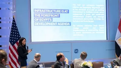 «المشاط» تستعرض خطط تطوير البنية التحتية وفتح آفاق مشاركة القطاع الخاص