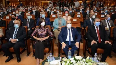 وزير الإنتاج الحربي يعلن إنتاج الصلب المدرع لأول مرة في مصر
