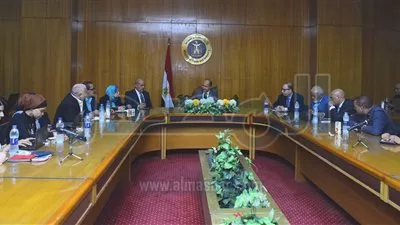 وزير التجارة: نستهدف التركيز على الصناعات كثيفة العمالة والتحويلية