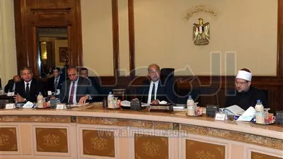 رئيس الوزراء يبحث توفير السلع بأسعار مناسبة في اجتماع الحكومة اليوم