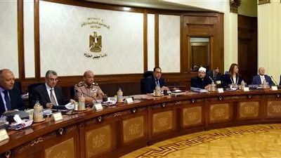 الوزراء يتعاقد مع 