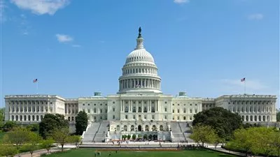 بالفيديو.. اعتقال طيار هبط بمروحية بالقرب من 