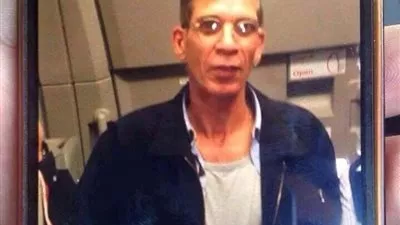 مصر للطيران :  الحزام الناسف بحوزة خاطف الطائرة المصرية 