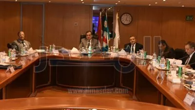 الملا: 53 مليون دولار استثمارات للبحث عن البترول في مناطق الجنوب