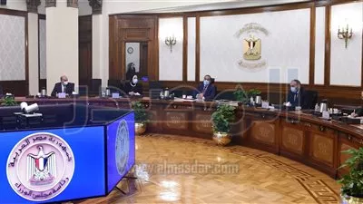 رئيس الوزراء يستعرض فرص الاستثمار الصناعي لتعميق التصنيع المحلي
