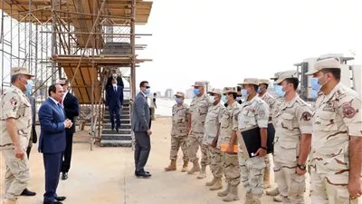 السيسى يتفقد عددا من المشروعات والمواقع الإنشائية بالعاصمة الإدارية