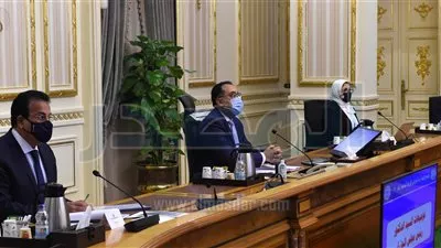 «مدبولى» يطالب المواطنين باتخاذ الإجراءات الاحترازية لمواجهة «كورونا»