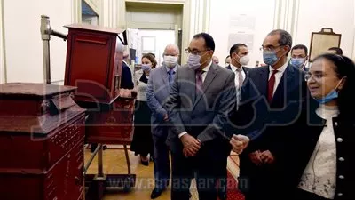«مدبولى» يتفقد أعمال تطوير مبنى متحف البريد المصرى التاريخى بالعتبة