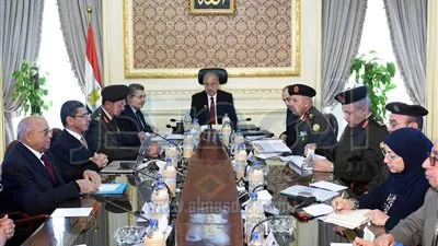 رئيس الوزراء يبحث الموقف التنفيذي لمدينة زويل للعلوم والتكنولوجيا (صور)