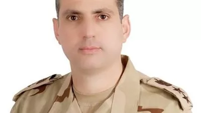 المتحدث العسكري يهدي أغنية لرجال الشرطة (فيديو)