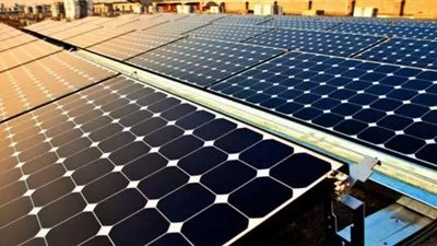 وزير قطاع الأعمال: إنشاء محطة طاقة شمسية بـ